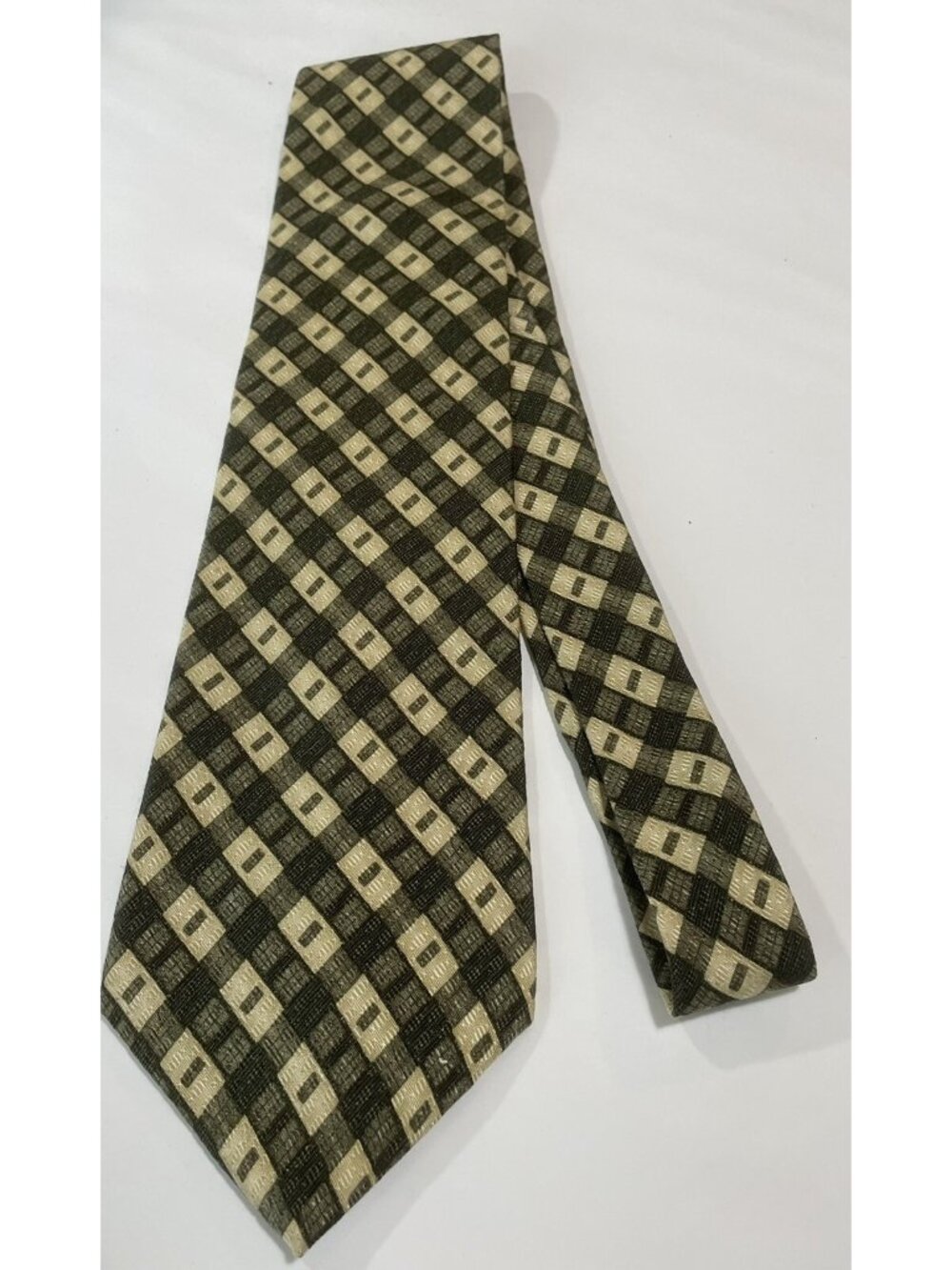 Guess Silk Tie Green Beige Geometric 3.75" x 58" Vintage